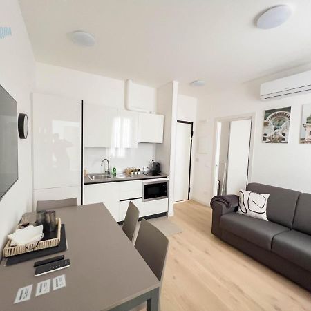 Piazza Della Borsa 3C Tirabora Short Rent Διαμέρισμα Τεργέστη Εξωτερικό φωτογραφία