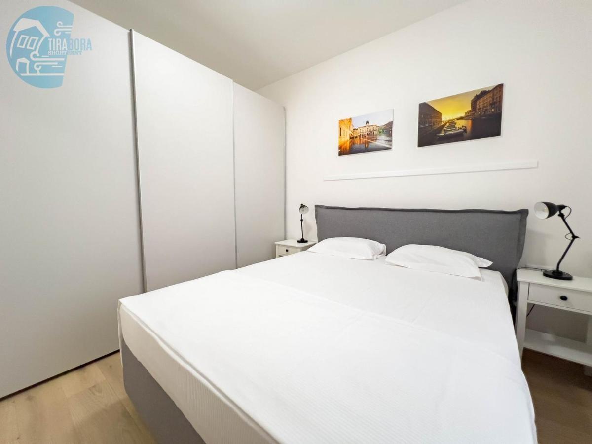 Piazza Della Borsa 3C Tirabora Short Rent Διαμέρισμα Τεργέστη Εξωτερικό φωτογραφία